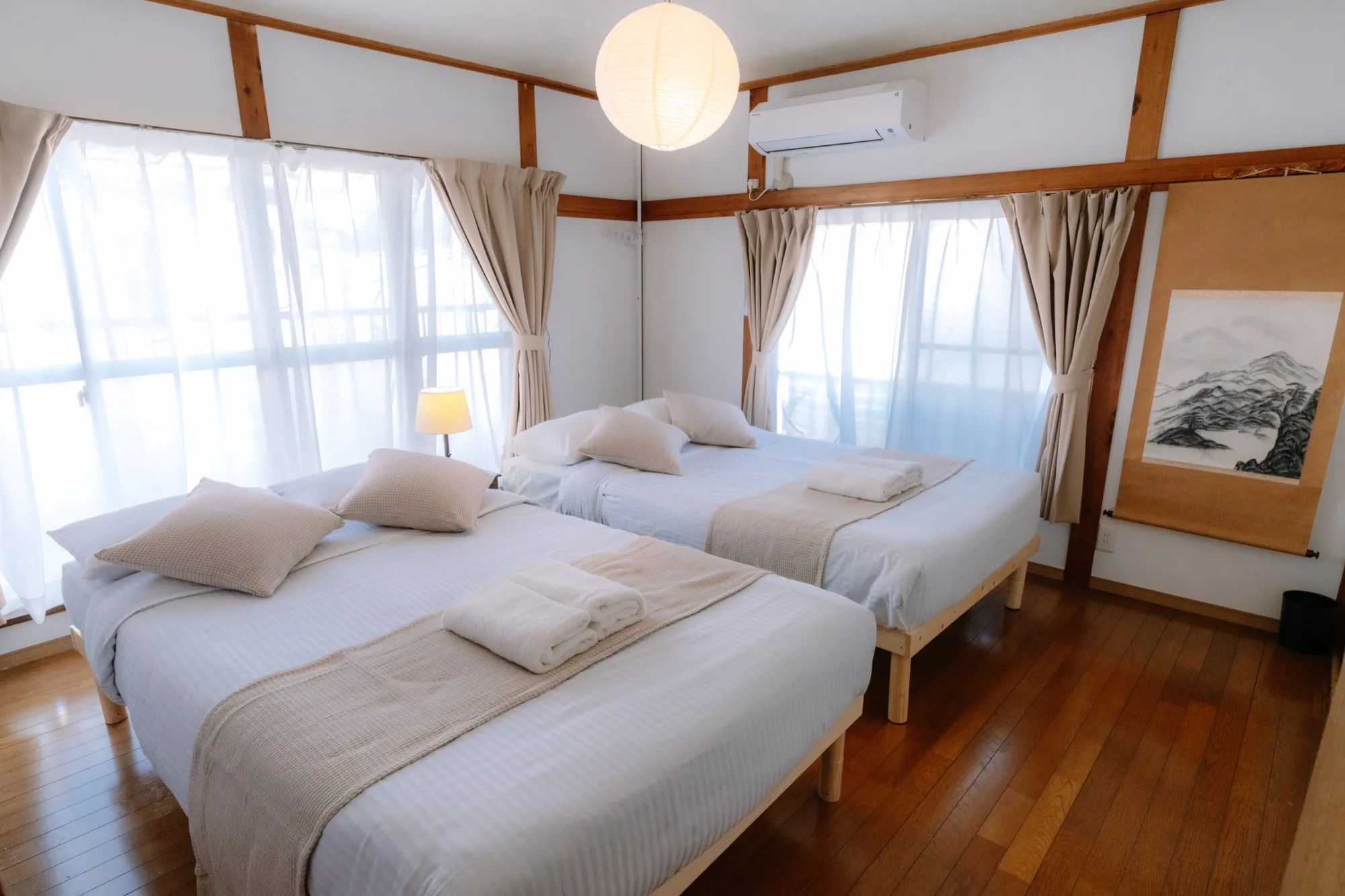 Tatami bedroom with scroll